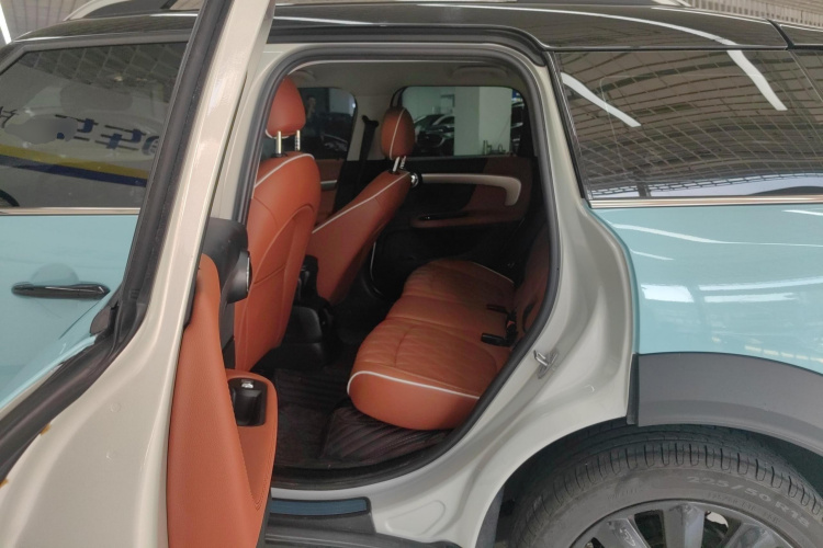 MINI Countryman 2022款 改款 2.0T COOPER S中控内饰21