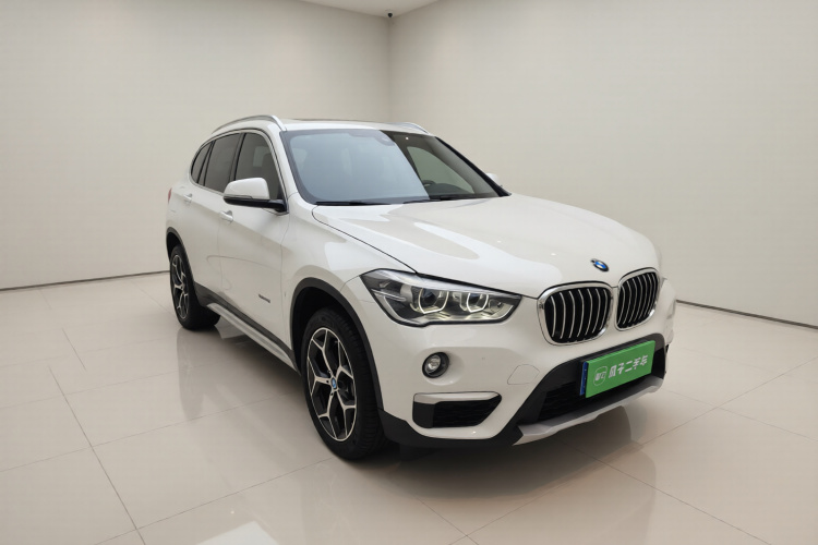 宝马X1 2018款 sDrive18Li 尊享型车身外观3