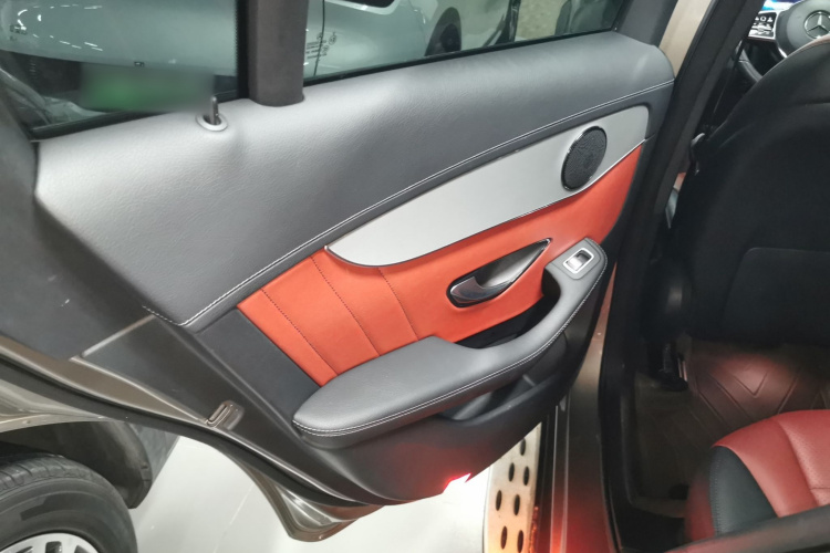 奔驰GLC轿跑 2020款 GLC 260 4MATIC 轿跑SUV中控内饰7008