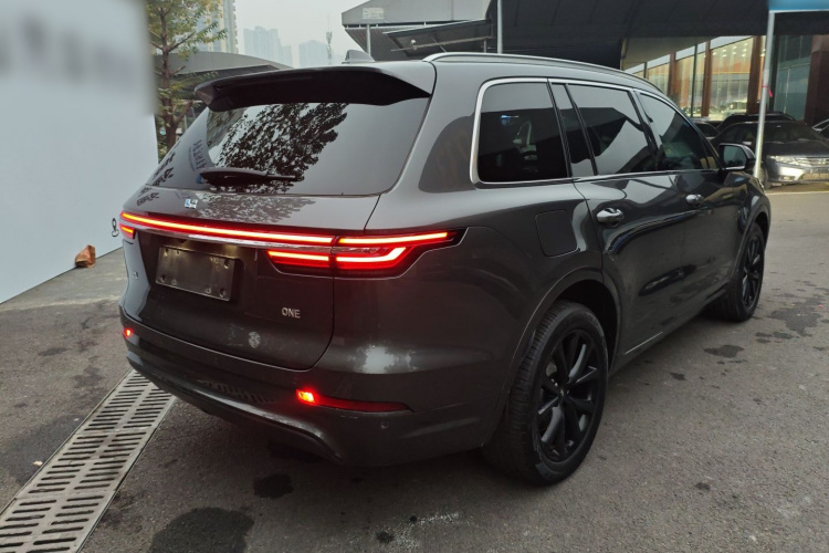 理想汽车 理想ONE 2021款 增程6座版车身外观7