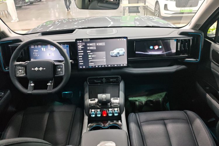 方程豹 豹5 2025款 210KM 云辇天神Ultra版中控内饰12