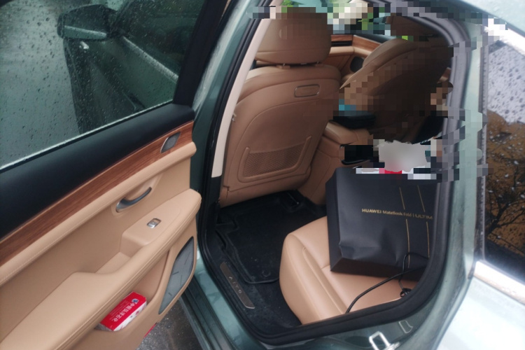 鸿蒙智行 问界M5 2023款 增程四驱智驾版中控内饰7004