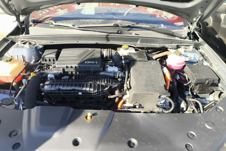 比亚迪 秦PLUS 2023款  冠军版 DM-i 120KM超越型机舱底盘24