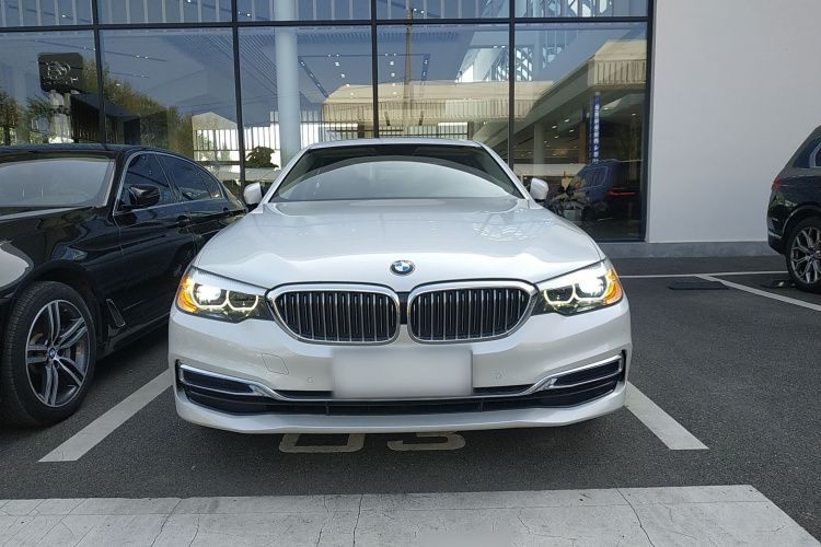 宝马5系 2020款 525Li 豪华套装车身外观6001