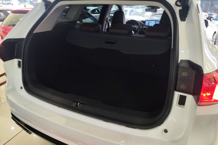 魏牌 VV6 2021款 2.0T 两驱智护+局部细节23