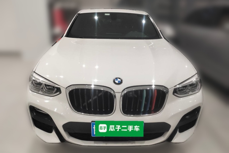 宝马X4 2019款 xDrive25i M运动套装车身外观2