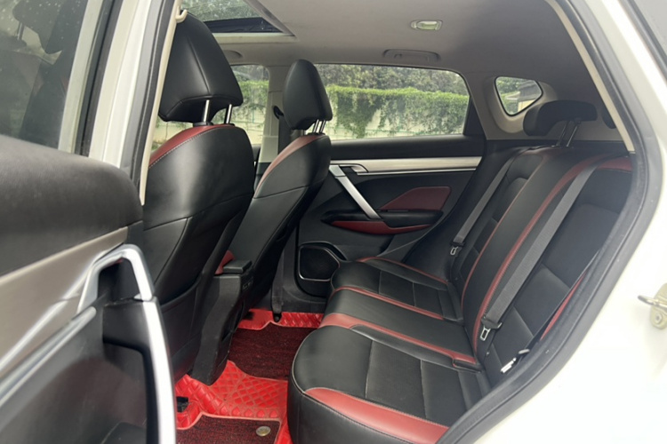 吉利汽车 缤越 2020款 改款 240T DCT猎手中控内饰7003