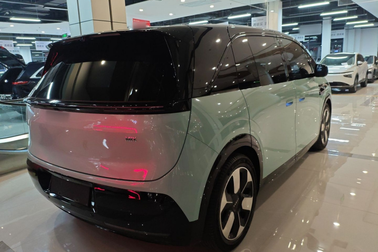 极氪MIX 2025款 智驾版车身外观7