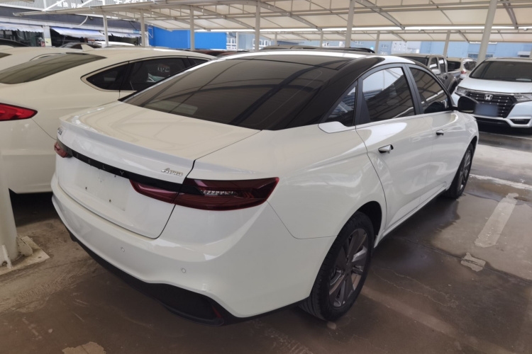 吉利几何A 2021款 Pro 畅享高维续航版 430KM A430平方版车身外观7