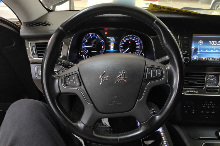 红旗H7 2018款 1.8T 舒适版中控内饰13
