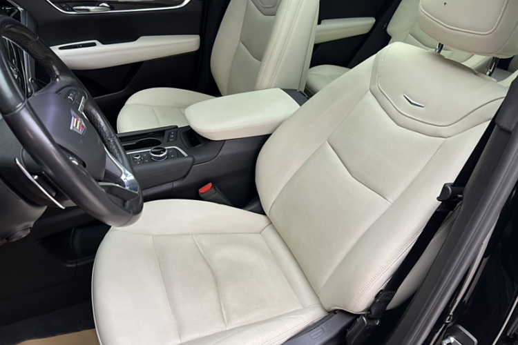 凯迪拉克XT6 2020款 28T 六座豪华运动型至享安全版中控内饰7006