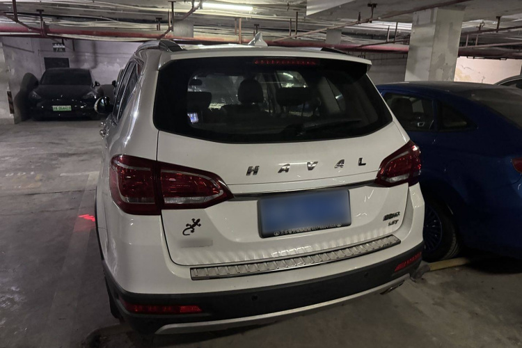 哈弗H6 2013款 运动版 1.5T 手动两驱精英型车身外观6012