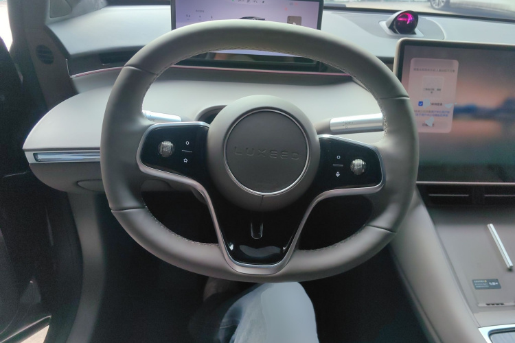 鸿蒙智行 智界R7 2025款 增程 251km Max局部细节13