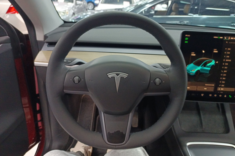 特斯拉 Model Y 2022款 改款 长续航全轮驱动版中控内饰13