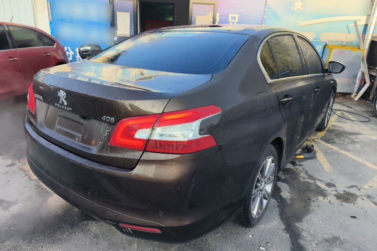 标致408 2015款 1.2T 自动豪华版车身外观7