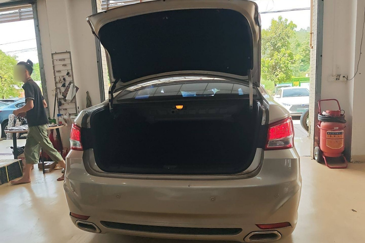 海马 福美来 2014款 M5 1.6L 自动精英型局部细节23