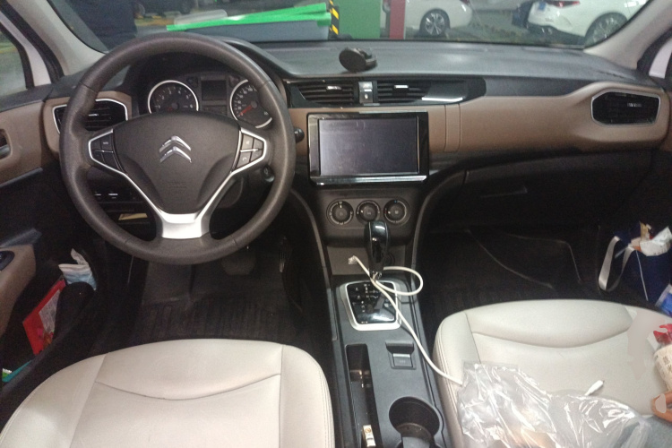 雪铁龙C4L 2019款 230THP 自动领先型中控内饰12