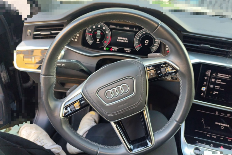 奥迪A6L 2023款 改款 45 TFSI 臻选动感型中控内饰13