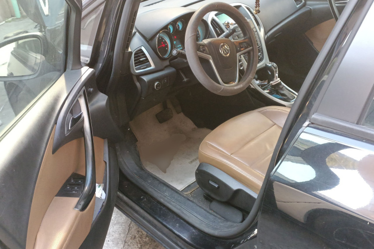 别克 英朗 2013款 GT 1.8L 自动时尚版中控内饰20