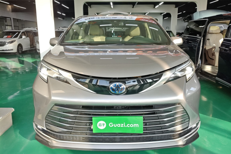 丰田 赛那SIENNA 2021款 2.5L混动 豪华版车身外观2