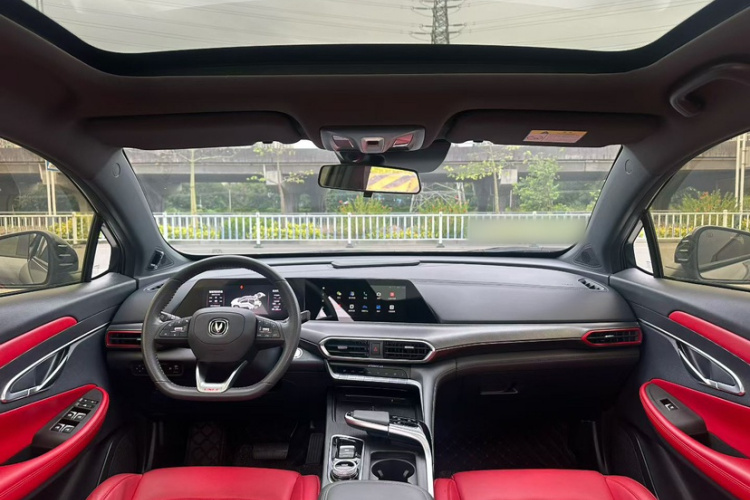 长安UNI-T 2020款 1.5T 尊贵型中控内饰7003