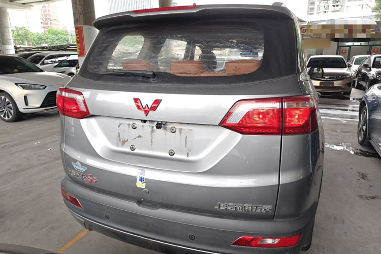 五菱汽车 五菱宏光S3 2018款 1.5L 手动豪华型 国V车身外观6004