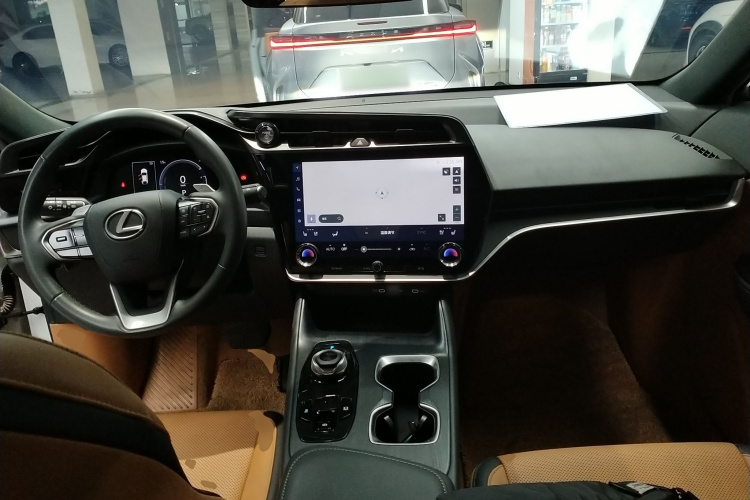 雷克萨斯RZ 2023款 450e 四驱纵享版中控内饰12