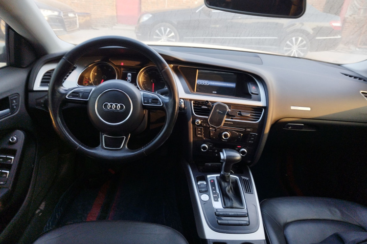 奥迪A5 2016款 Sportback 45 TFSI中控内饰7002