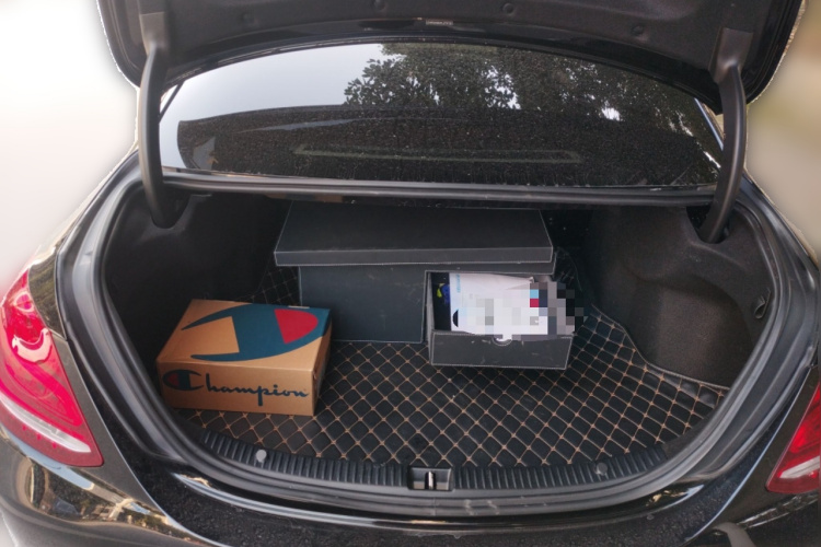 奔驰C级 2017款 改款 C 180 L 时尚型中控内饰23