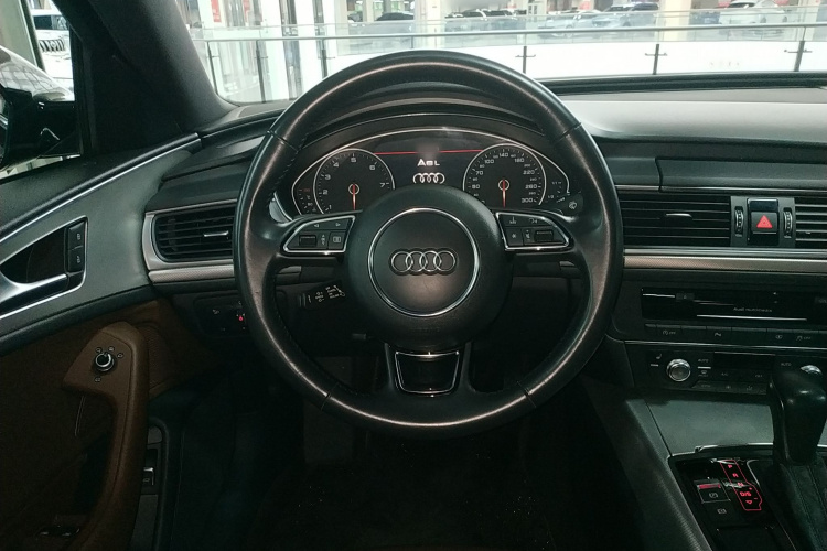 奥迪A6L 2018款 30周年年型 45 TFSI quattro 运动型中控内饰13