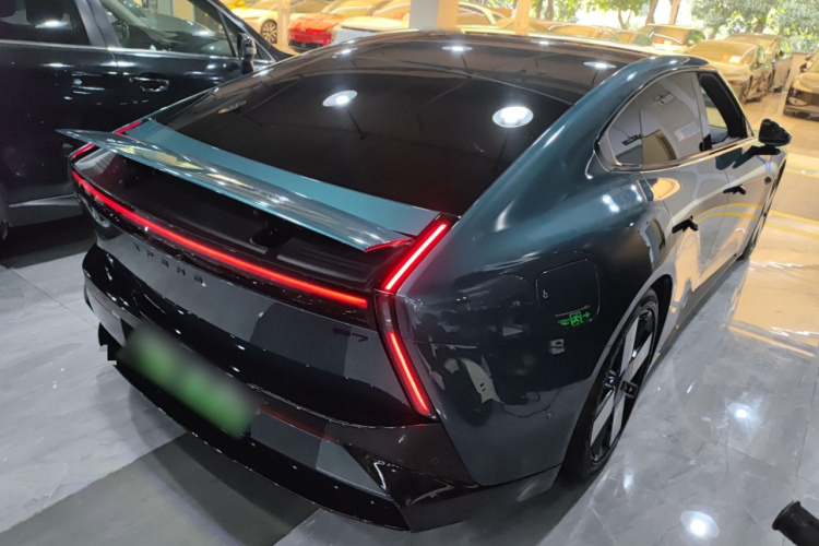 小鹏P7 2025款 702 长续航 Ultra车身外观6005