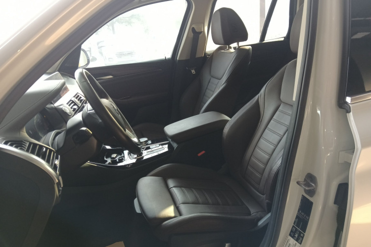 宝马X3 2021款 xDrive28i 豪华套装中控内饰19