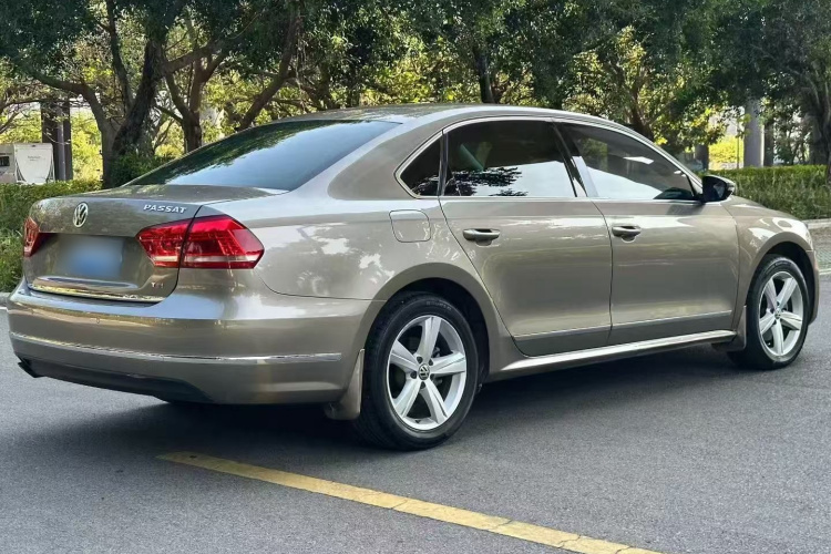 大众 帕萨特 2015款 1.8TSI DSG御尊版车身外观7