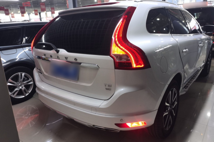 沃尔沃XC60 2017款 T5 AWD 智远升级版车身外观6