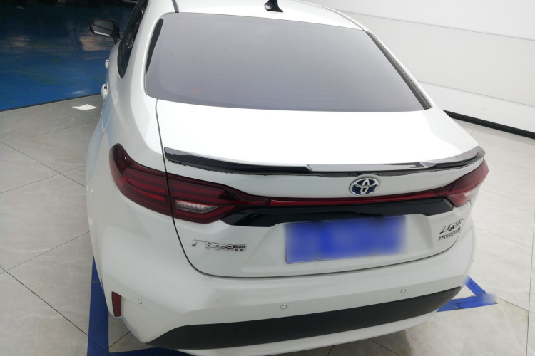 丰田 雷凌 2022款 双擎 1.8H E-CVT领先版车身外观4