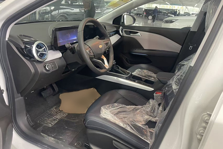 雪佛兰 科鲁泽 2024款 1.5L 双离合悦享版中控内饰7002