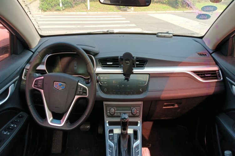 吉利汽车 帝豪 2018款 1.5L CVT向上互联版中控内饰7002