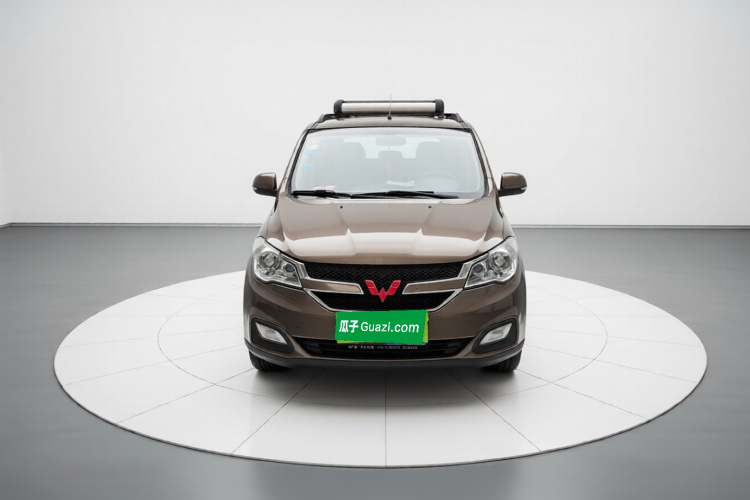 五菱汽车 五菱宏光 2016款 1.5L 改款S舒适型车身外观2