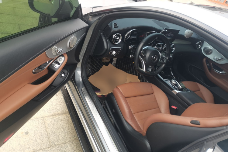 奔驰C级(进口) 2017款 C 200 轿跑版中控内饰7003