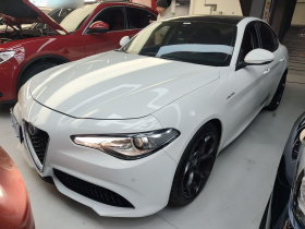 阿尔法·罗密欧 Giulia朱丽叶 2017款 2.0T 280HP 豪华运动版