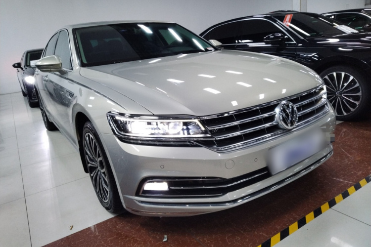 大众 辉昂 2016款 380TSI 两驱至尊版车身外观3