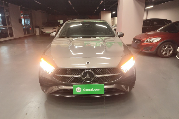 奔驰A级 2024款 A 200 L 时尚型车身外观2