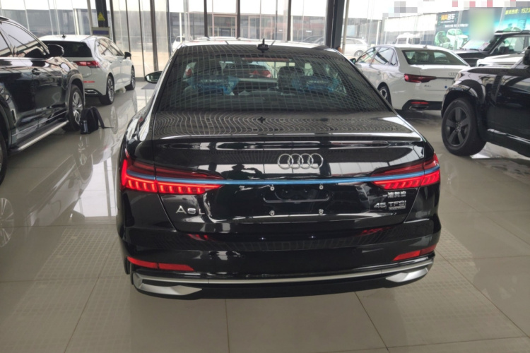 奥迪A6L 2025款 改款 45 TFSI quattro 臻选动感型车身外观6