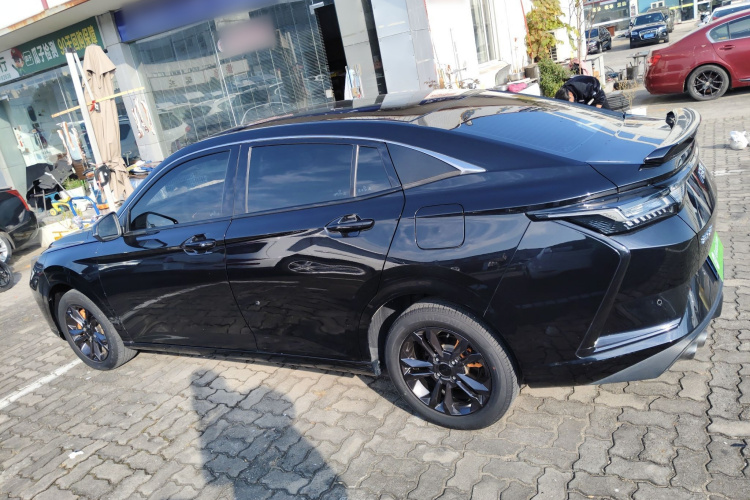 东风风神 奕炫 2023款 马赫版 1.5L 自动追影版车身外观4