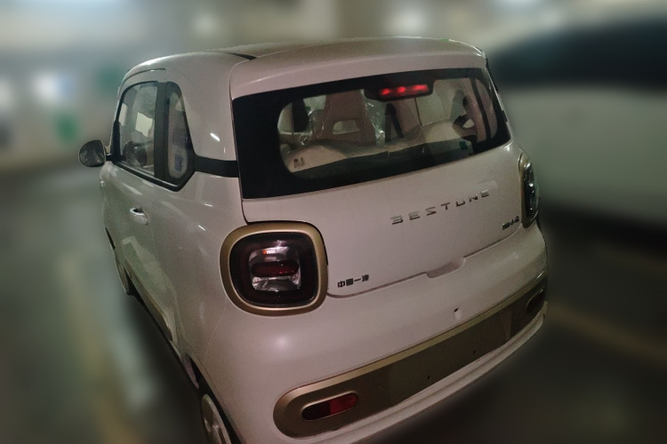 奔腾小马 2026款 222km 炫彩马车身外观5