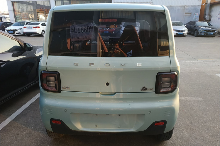 吉利银河 2023款 熊猫mini 200km 耐力熊车身外观6