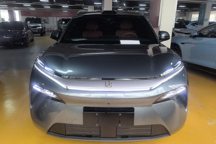 比亚迪 唐L 2025款 DM 200KM四驱激光雷达旗舰型车身外观2