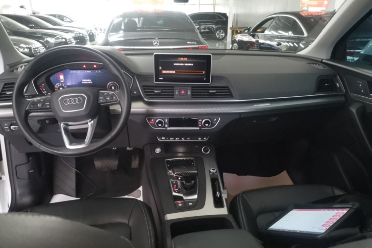 奥迪Q5L 2020款 45 TFSI 尊享时尚型中控内饰12