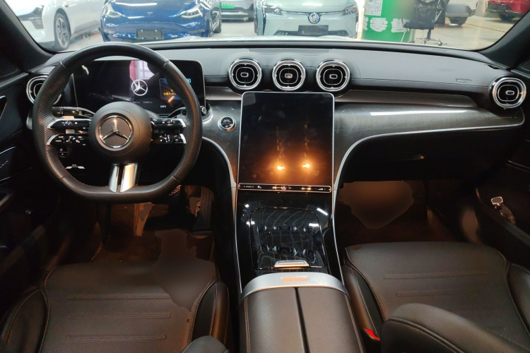 奔驰C级 2023款 C 260 L 运动版中控内饰12