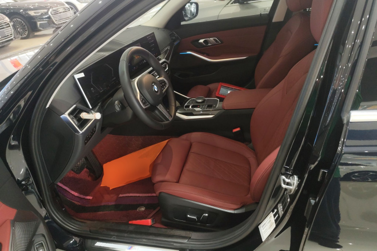 宝马3系 2024款 325Li M运动套装中控内饰19